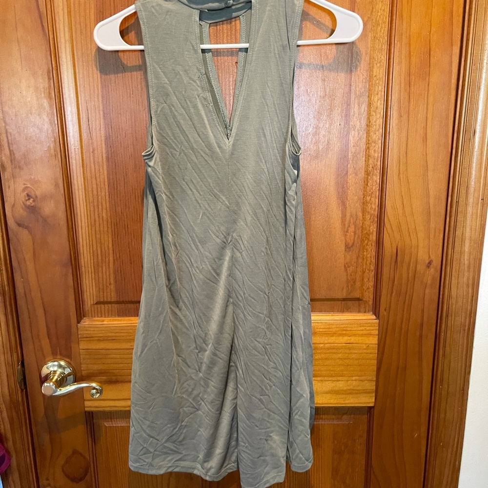 Dress - Picture 2 of 2